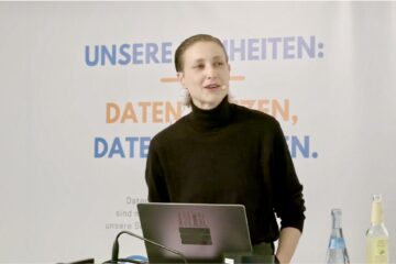Paulina Jo Pesch bei ihrem Vortrag bei der KI-Woche, Bild: LfDI