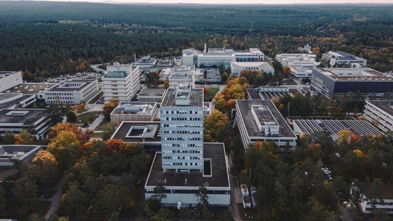 Beitragsbild für LL.M. Recht und Informatik